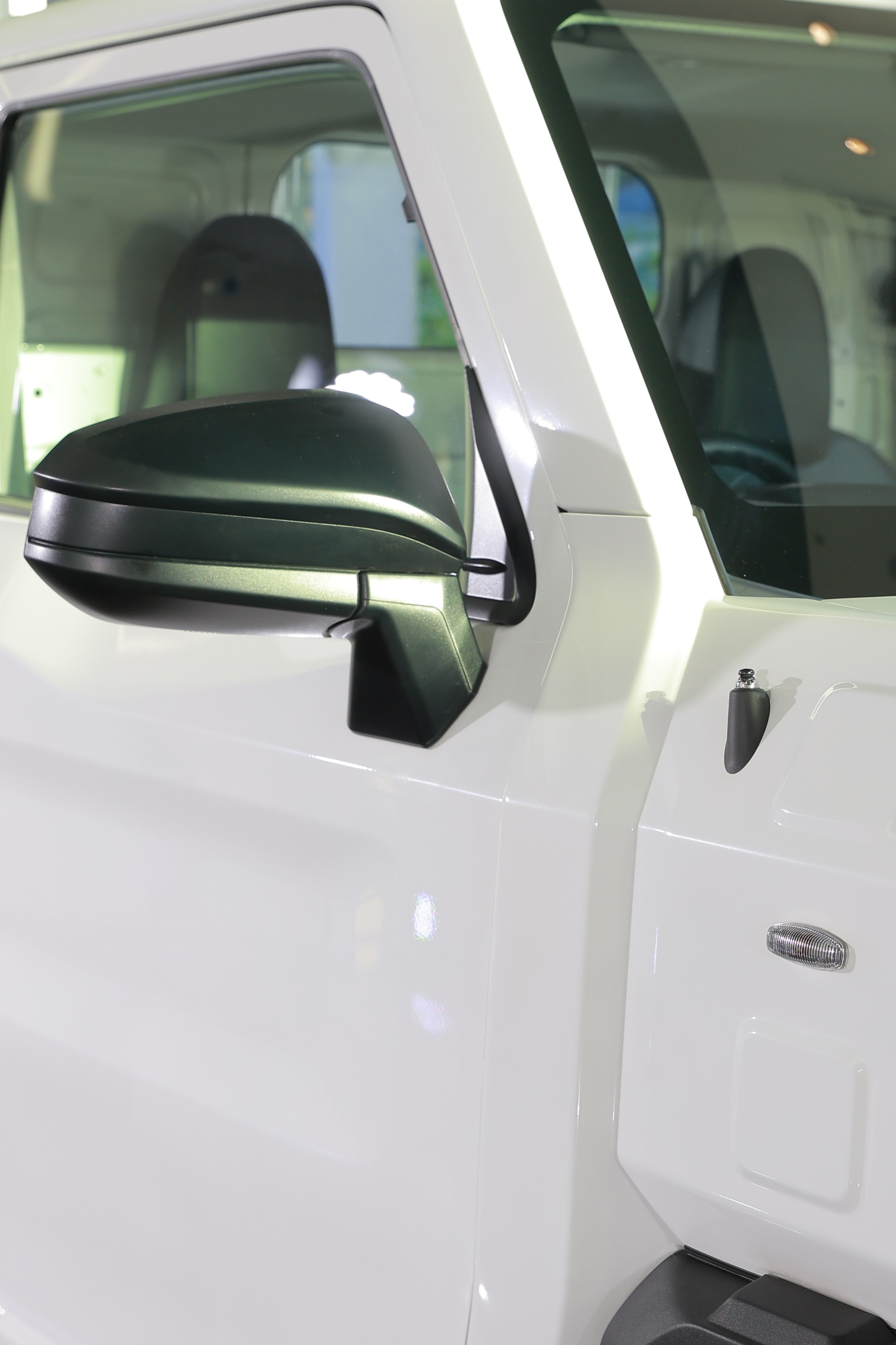 รูปภาพ โตโยต้า Toyota Hiliux Champ 2.4 Diesel MT LWB ปี 2023