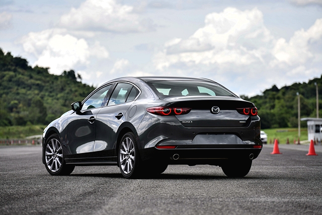 Mazda 3 2.0 C Sedan 2019 มาสด้า ปี 2019 : ภาพที่ 3