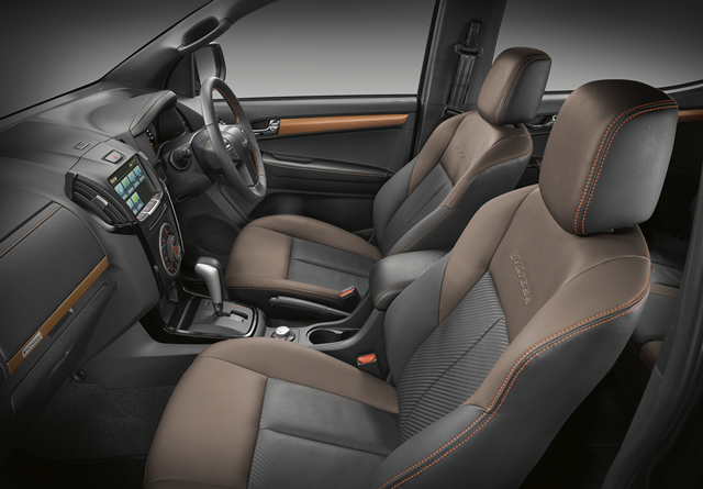 รูปภาพ อีซูซุ Isuzu D-MAX V-Cross 2D 4x4 3.0 Ddi Z DVD Blue Power M/T MY18 ปี 2018