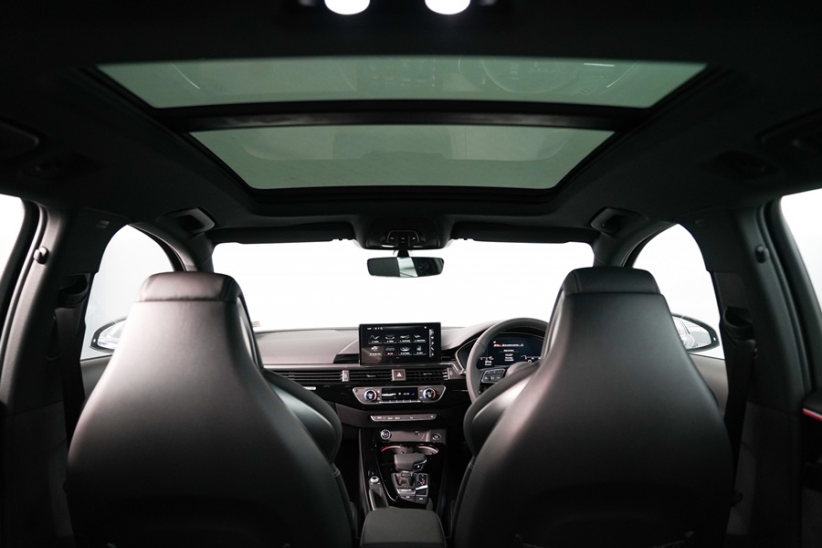 รูปภาพ อาวดี้ Audi A4 Avant 45 TFSI quattro S line Black Edition ปี 2020