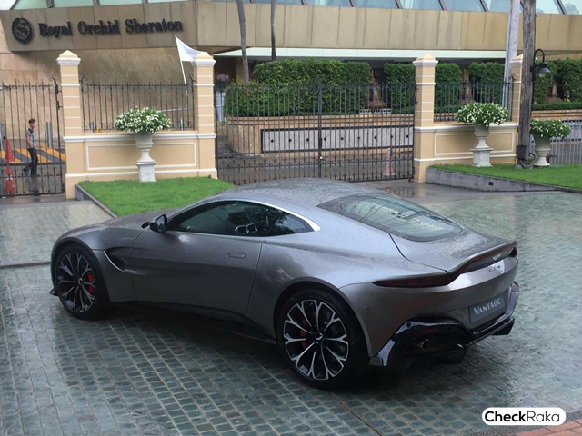 Aston Martin Vantage Coupe แอสตัน มาร์ติน ปี 2018 : ภาพที่ 2