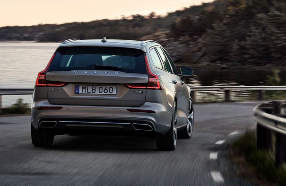 รูปภาพ วอลโว่ Volvo V60 Recharge Plug-in Hybrid R-Design Expression ปี 2022