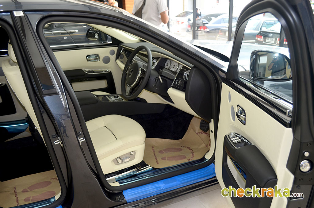 รูปภาพ โรลส์-รอยซ์ Rolls-Royce Ghost Standard ปี 2011
