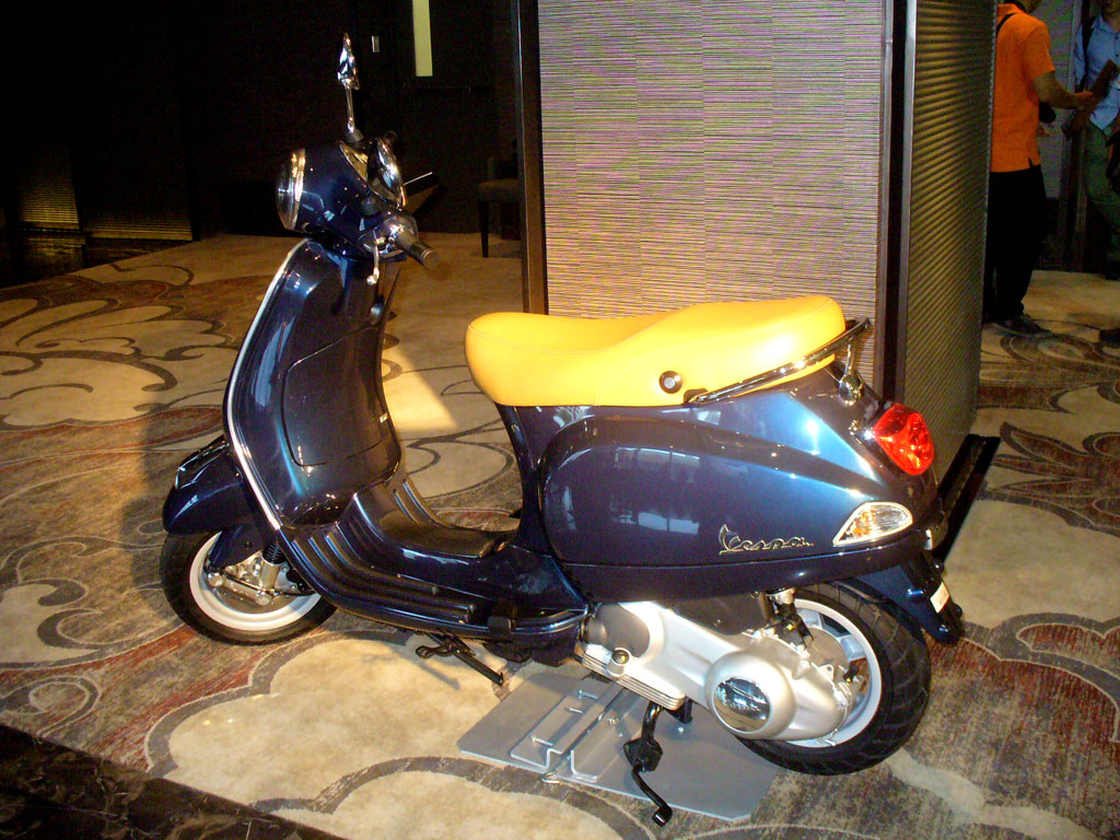 รูปภาพ เวสป้า Vespa GTS 300 ie Super (Urban Sports) ปี 2012