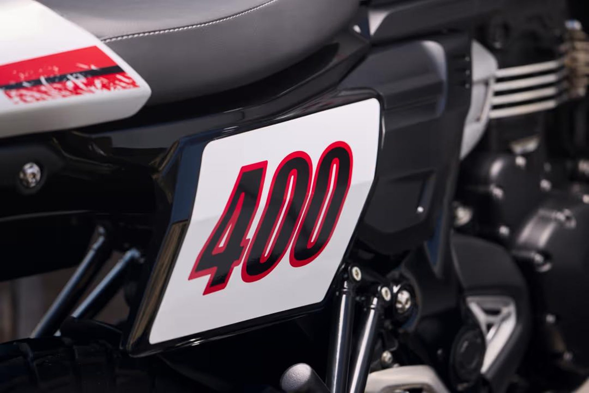 รูปภาพ ไทรอัมพ์ Triumph Tracker 400 ปี 2026