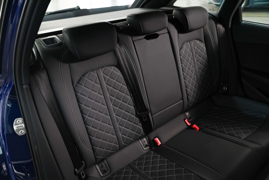 รูปภาพ อาวดี้ Audi A4 Avant 45 TFSI quattro S line Black Edition ปี 2020