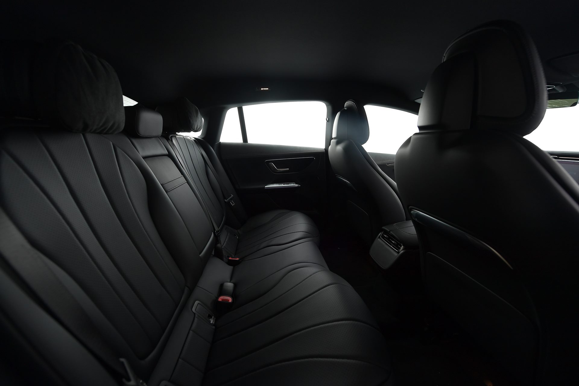 รูปภาพ เมอร์เซเดส-เบนซ์ Mercedes-benz EQ EQE 300 ปี 2024