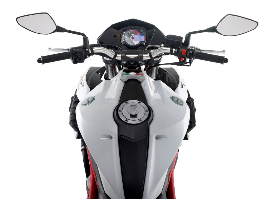 Benelli TNT 899 เบเนลลี ทีเอ็นที ปี 2012 : ภาพที่ 5