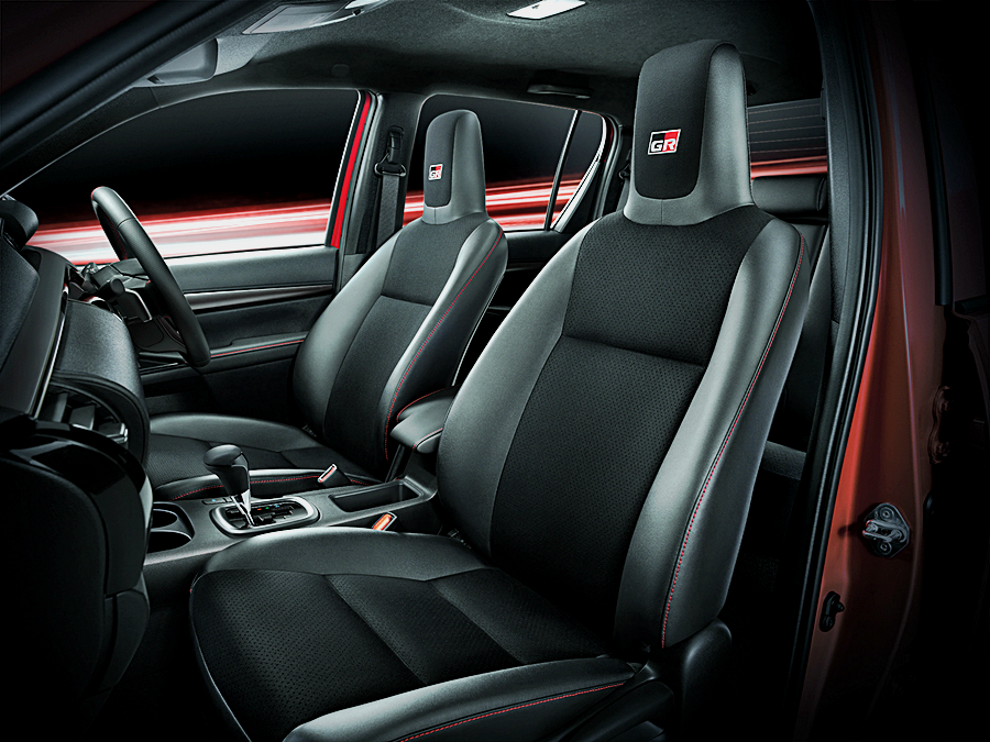 รูปภาพ โตโยต้า Toyota Revo GR Sport 2.8 AT Lo-Floor ปี 2021