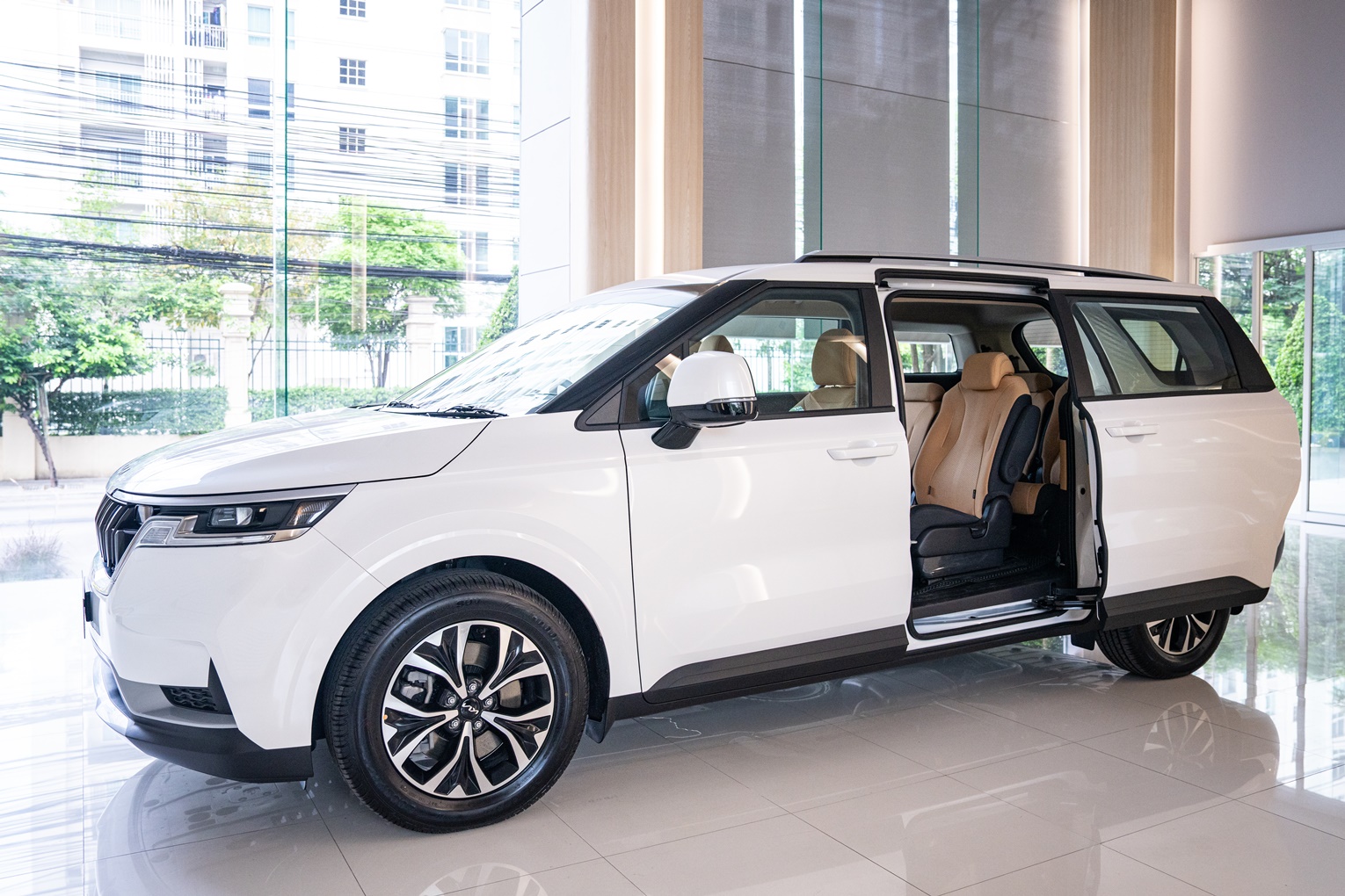KIA Carnival LX เกีย คาร์นิวัล ปี 2023 : ภาพที่ 2