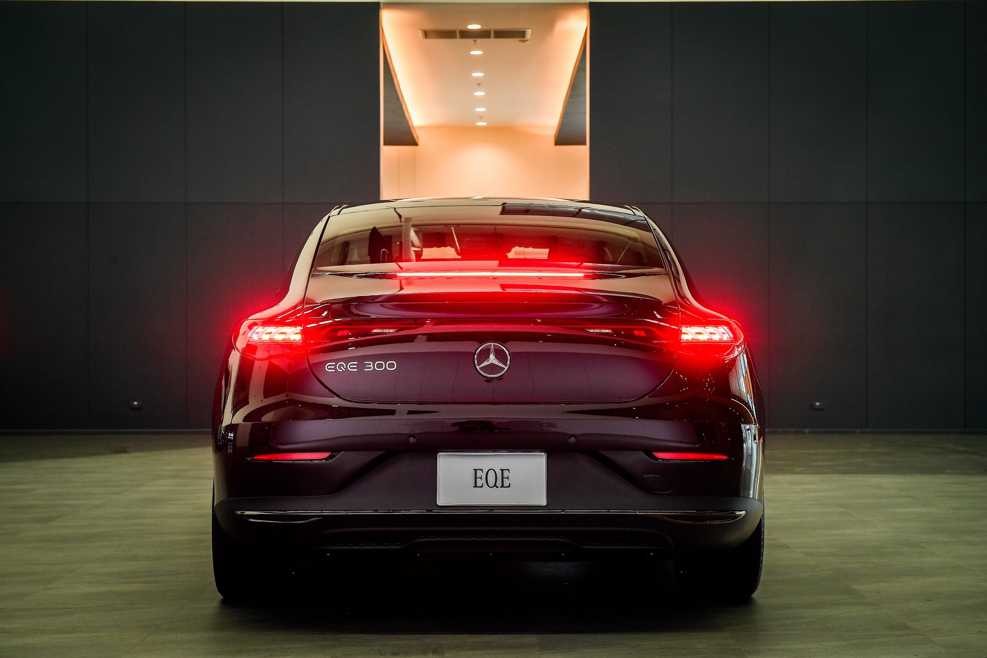 รูปภาพ เมอร์เซเดส-เบนซ์ Mercedes-benz EQ EQE 300 ปี 2024