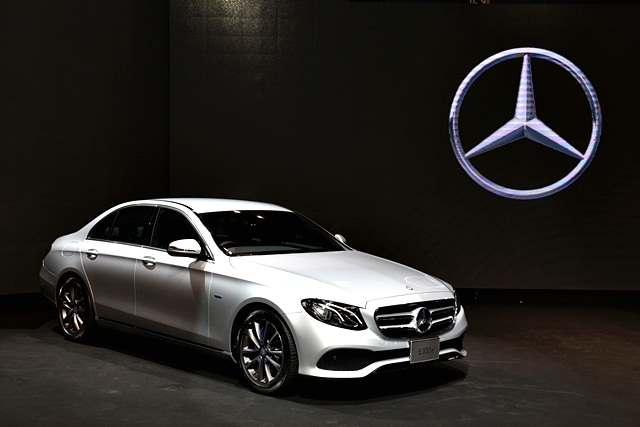 รูปภาพ เมอร์เซเดส-เบนซ์ Mercedes-benz E-Class E 350 e Avantgarde ปี 2017