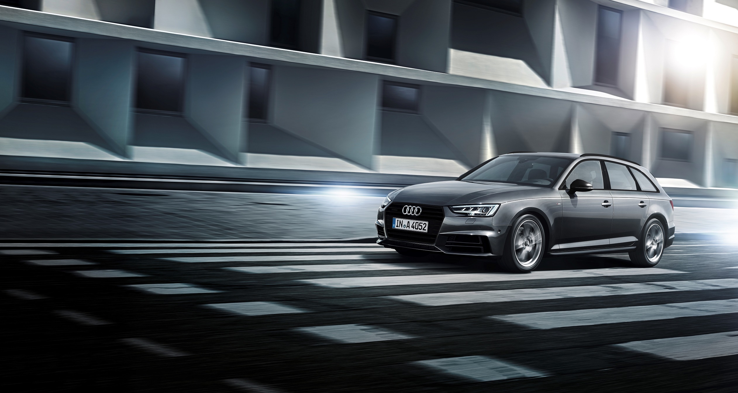 Audi A4 Avant Black Edition อาวดี้ เอ4 ปี 2017 : ภาพที่ 1