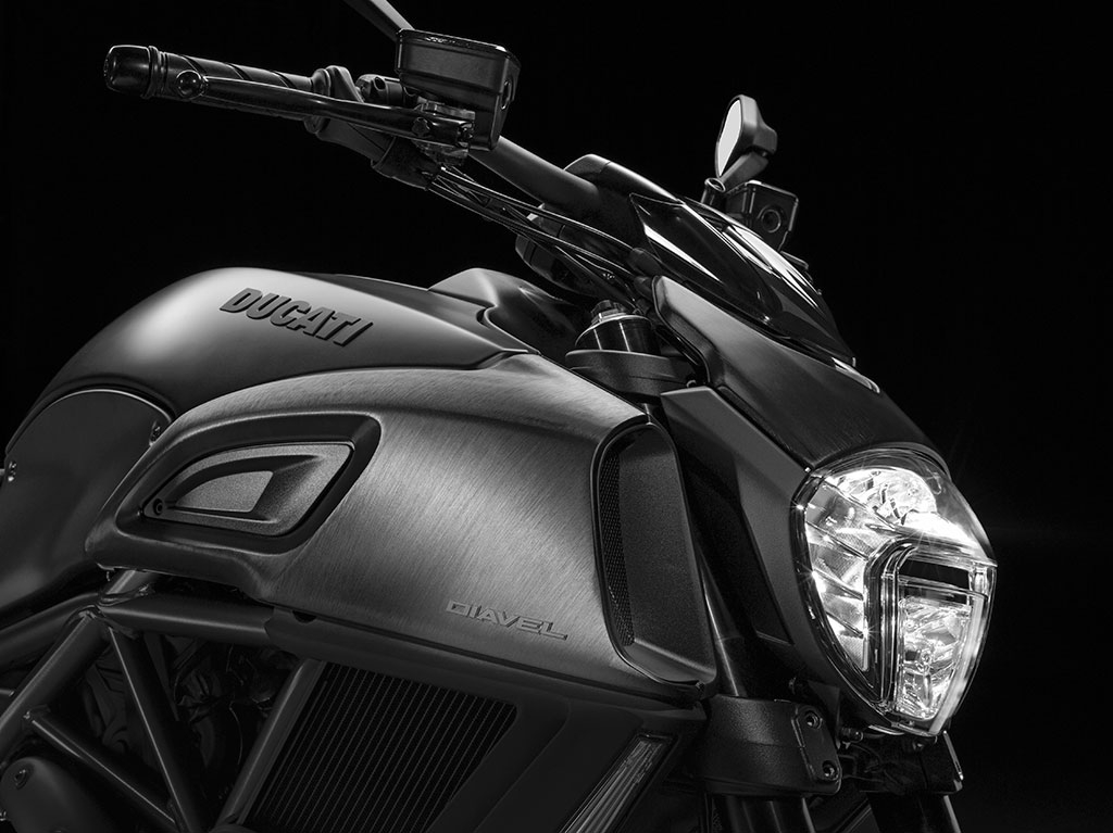 รูปภาพ ดูคาติ Ducati Diavel Dark ปี 2014