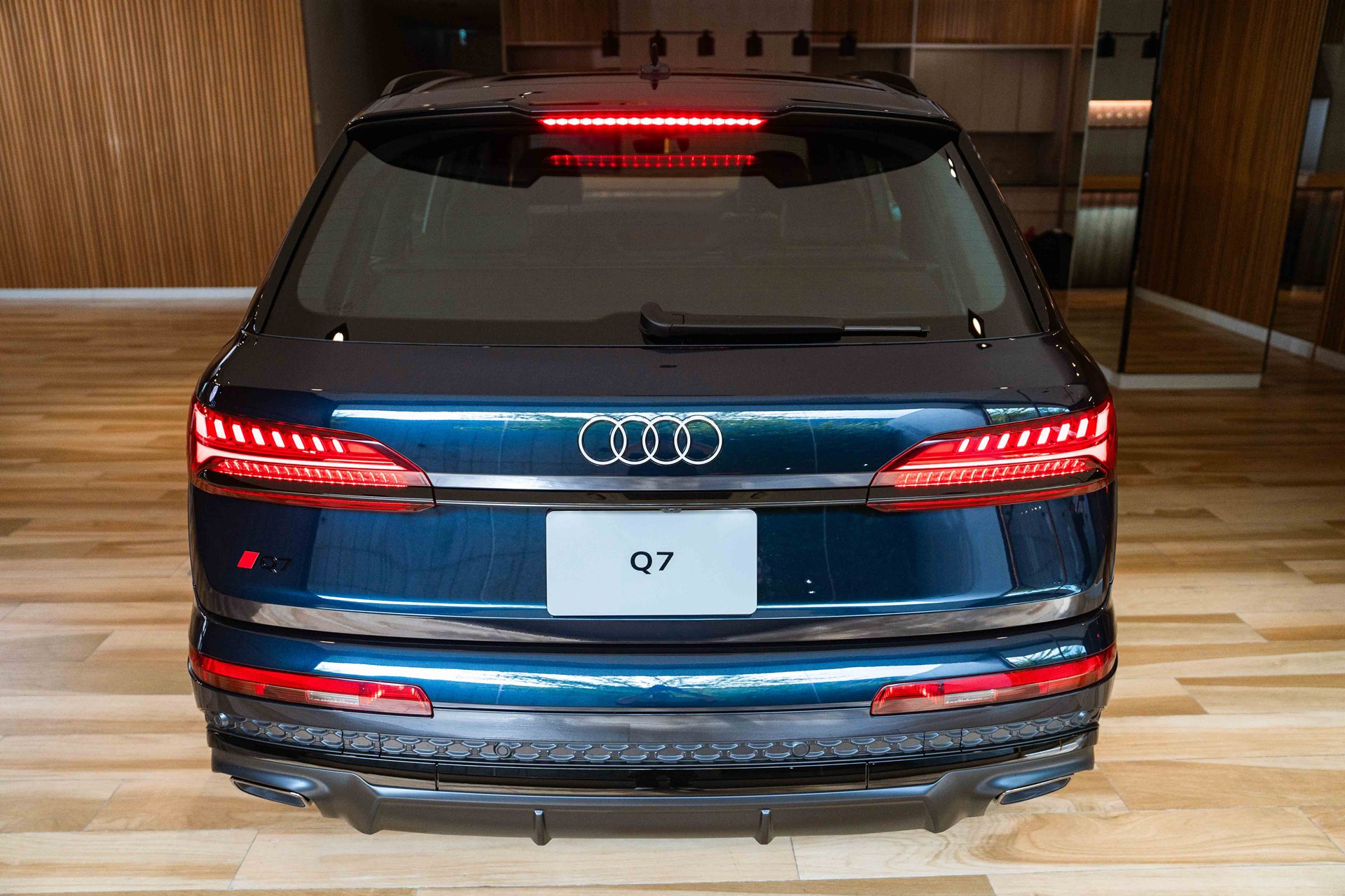 รูปภาพ อาวดี้ Audi Q7 TFSI e quattro S line edition one ปี 2024