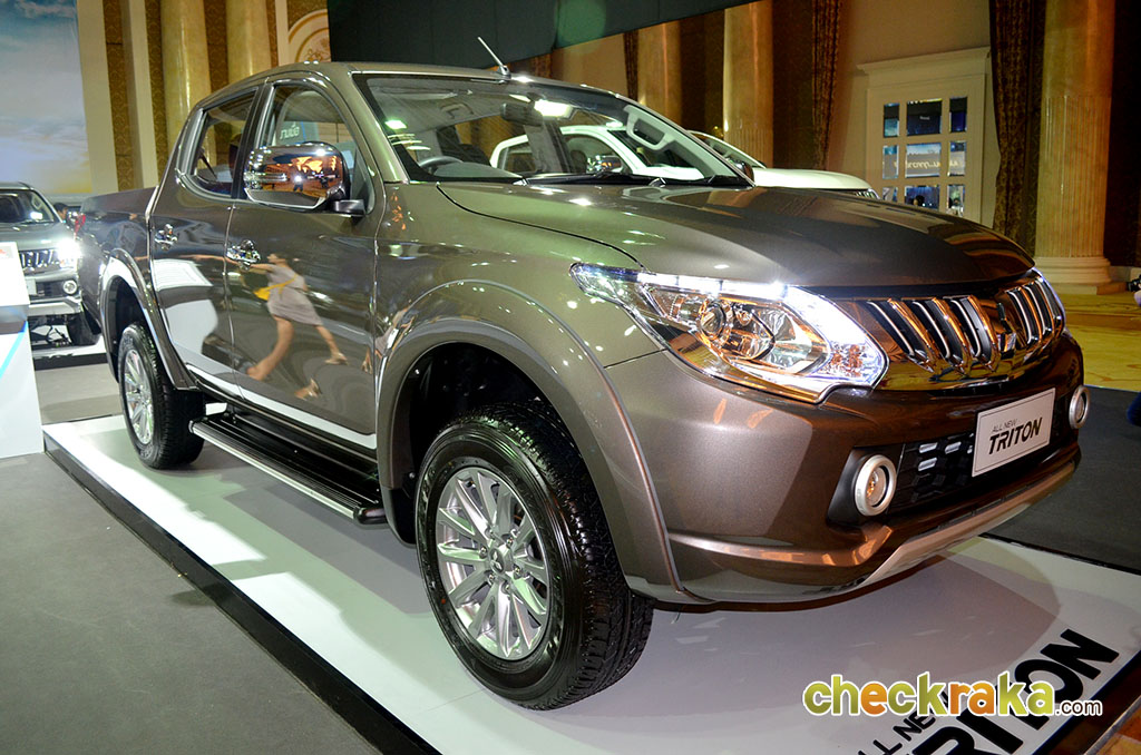 Mitsubishi Triton Plus Double Cab 2.4 MIVEC GLS-Ltd. M/T มิตซูบิชิ ไทรทัน ปี 2017 : ภาพที่ 9