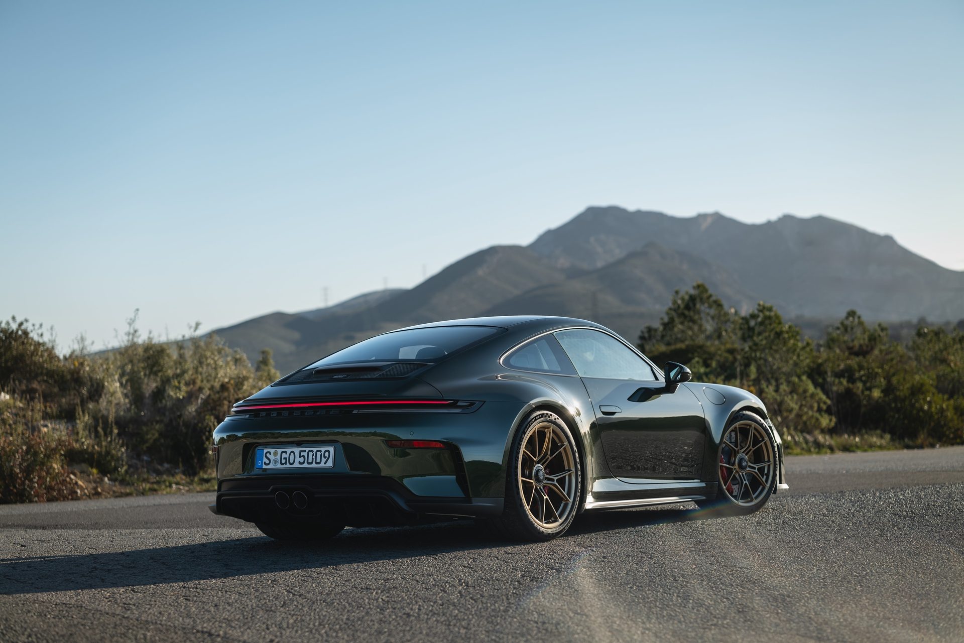 รูปภาพ ปอร์เช่ Porsche 911 GT3 with Touring Package ปี 2025