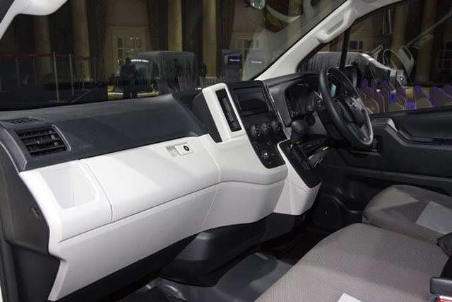 รูปภาพ โตโยต้า Toyota Commuter 2.8 AT ปี 2019