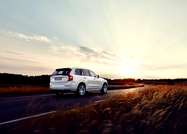 Volvo XC90 Recharge T8 AWD Inscription วอลโว่ เอ็กซ์ซี 90 ปี 2020 : ภาพที่ 2