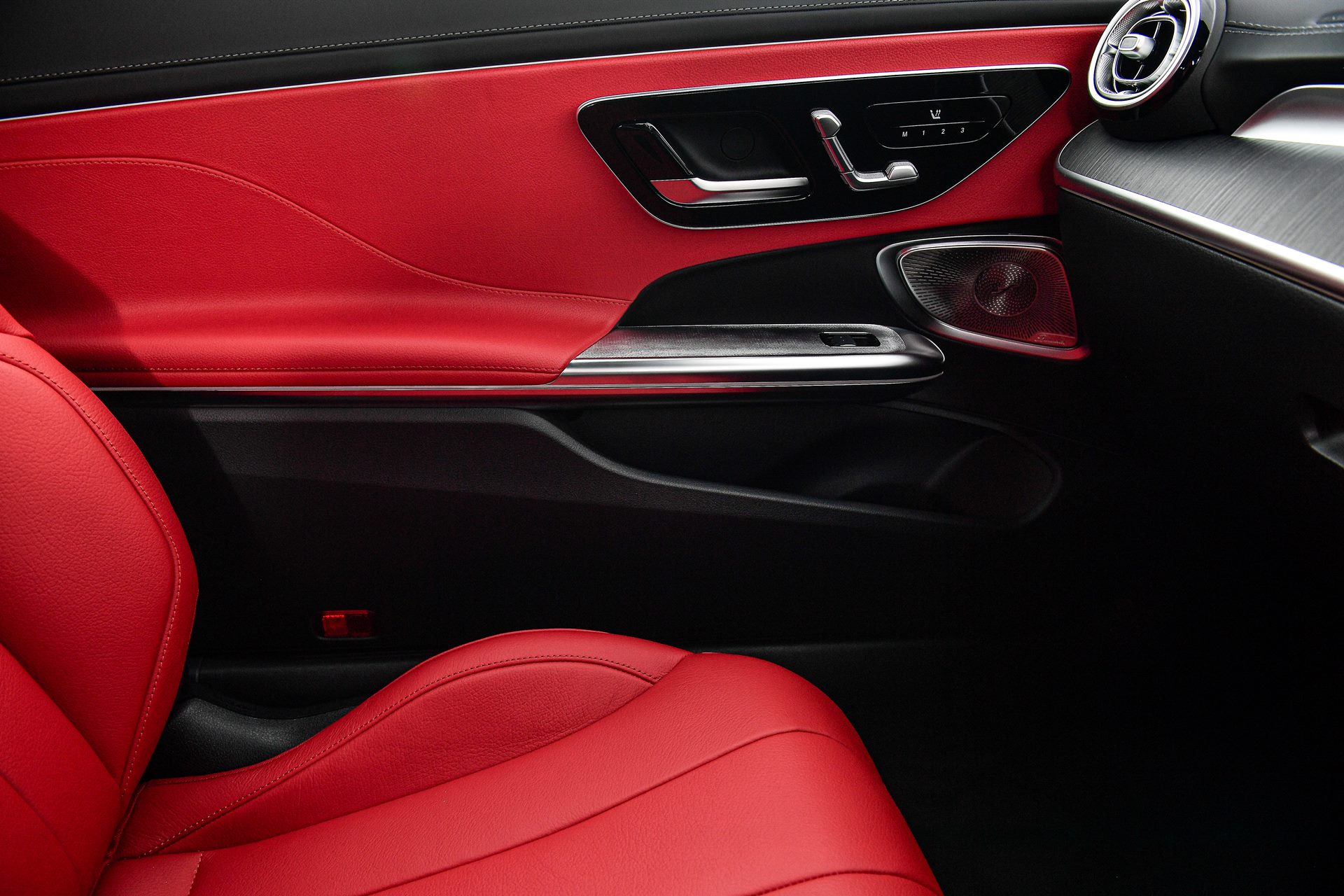 รูปภาพ เมอร์เซเดส-เบนซ์ Mercedes-benz CLE-Class CLE 300 4MATIC Coupé AMG Dynamic Night Edition ปี 2026