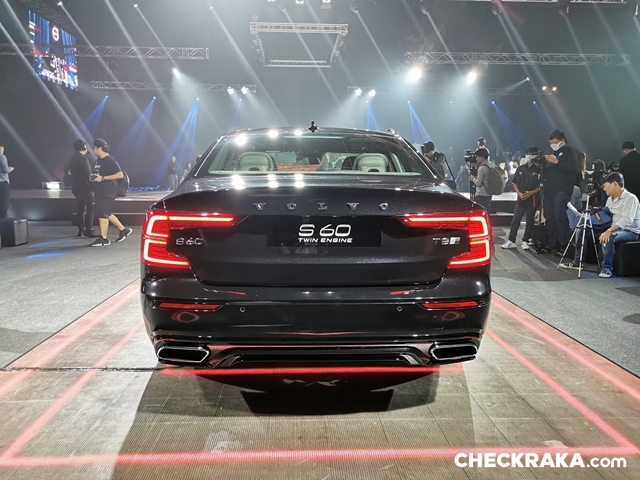 Volvo S60 Recharge Plug-in Hybrid R-Design วอลโว่ เอส60 ปี 2022 : ภาพที่ 6
