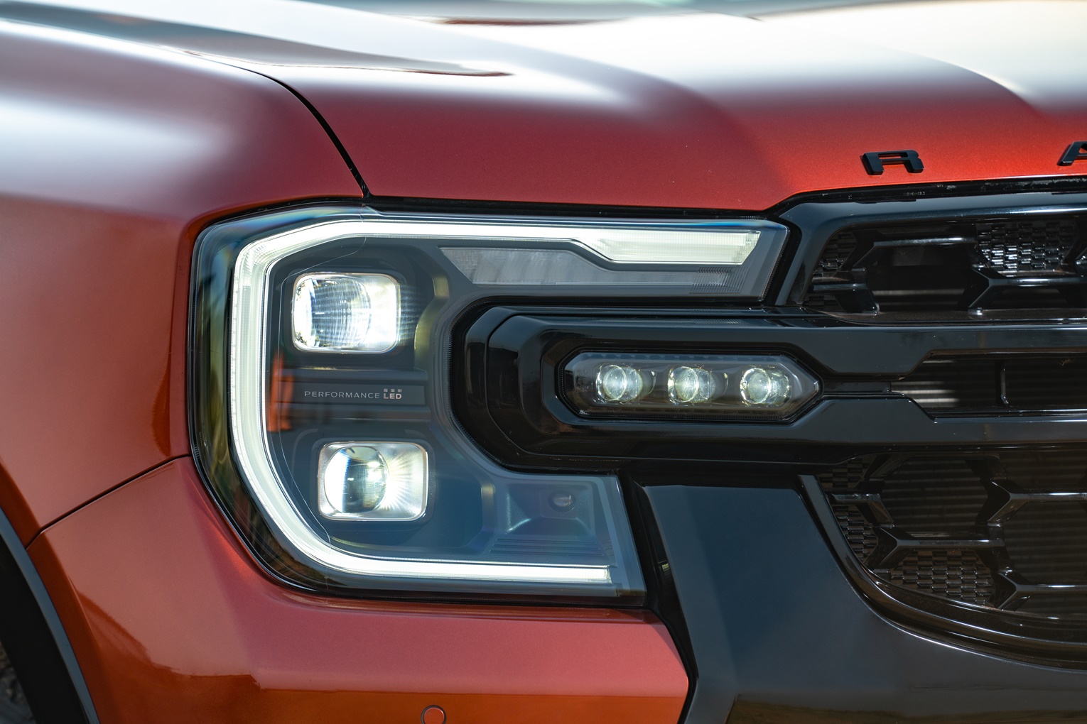 Ford Ranger Double Cab Ranger Stormtrak 2.0L Bi-Turbo HR 4x4 10AT ฟอร์ด เรนเจอร์ ปี 2023 : ภาพที่ 3