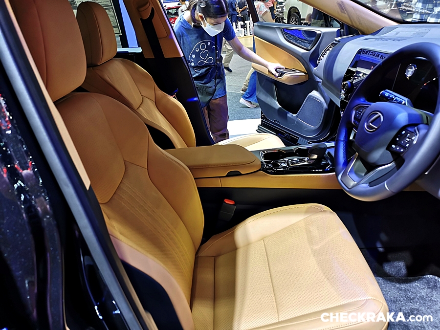 Lexus NX 450h+ F SPORT เลกซัส เอ็นเอ็กซ์ ปี 2021 : ภาพที่ 16
