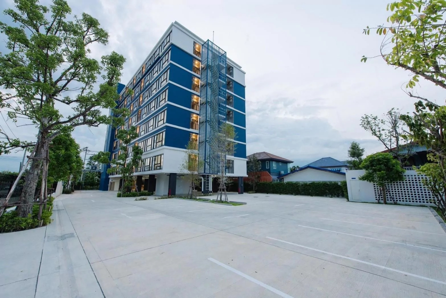 เพลิน เพลิน คอนโดมิเนียม พระราม 7-บางกรวย 3 (Ploen Ploen Condo Rama 7-Bang Kruai 3) : ภาพที่ 3