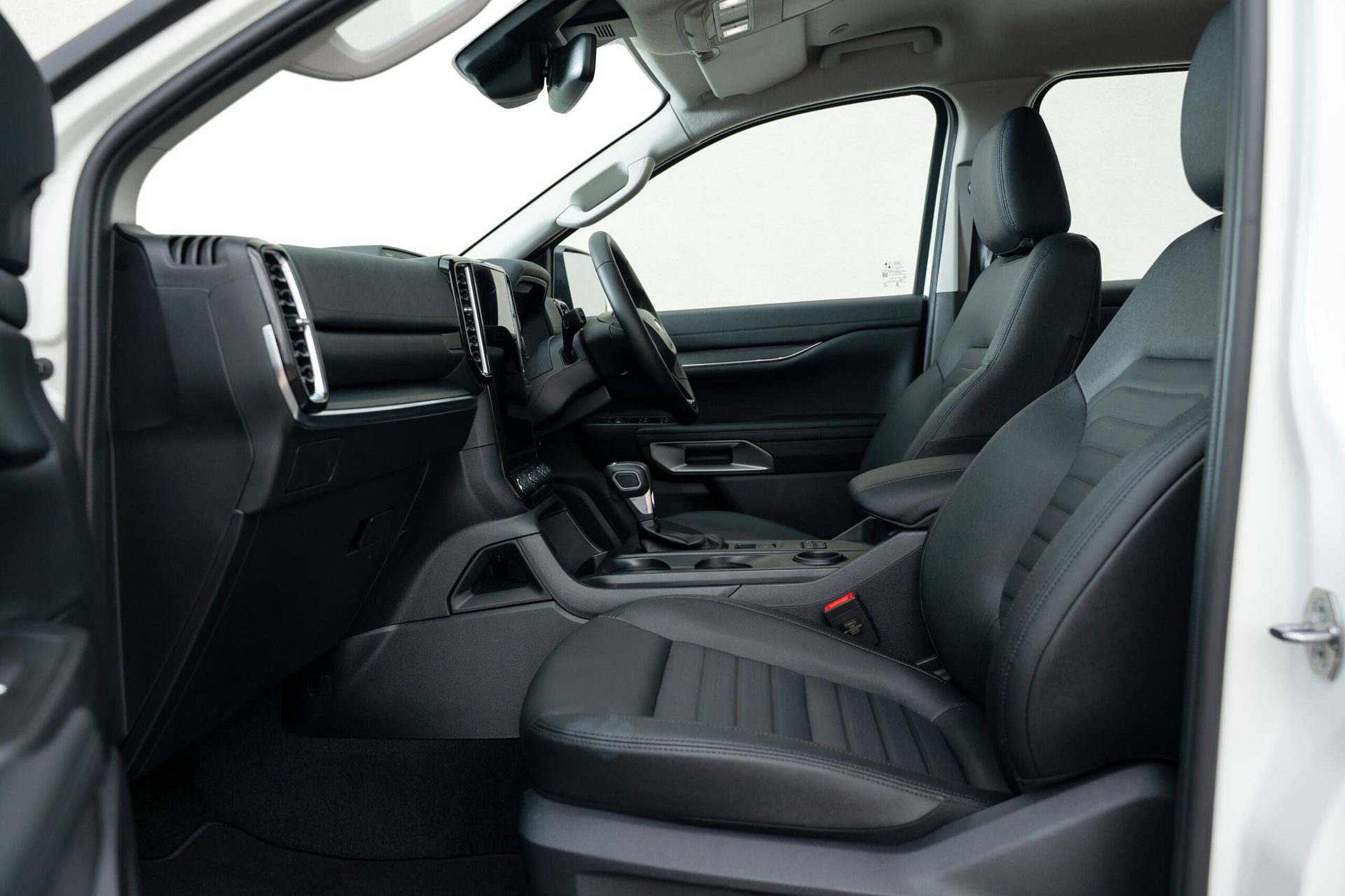 รูปภาพ ฟอร์ด Ford Everest 2.0L Turbo Sport Special Edition 4x2 6AT ปี 2025