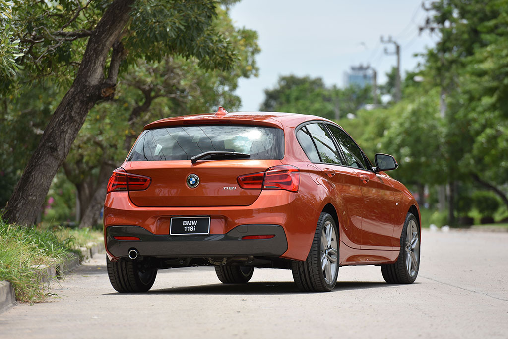 BMW Series 1 118i M Sport บีเอ็มดับเบิลยู ซีรีส์ 1 ปี 2015 : ภาพที่ 4