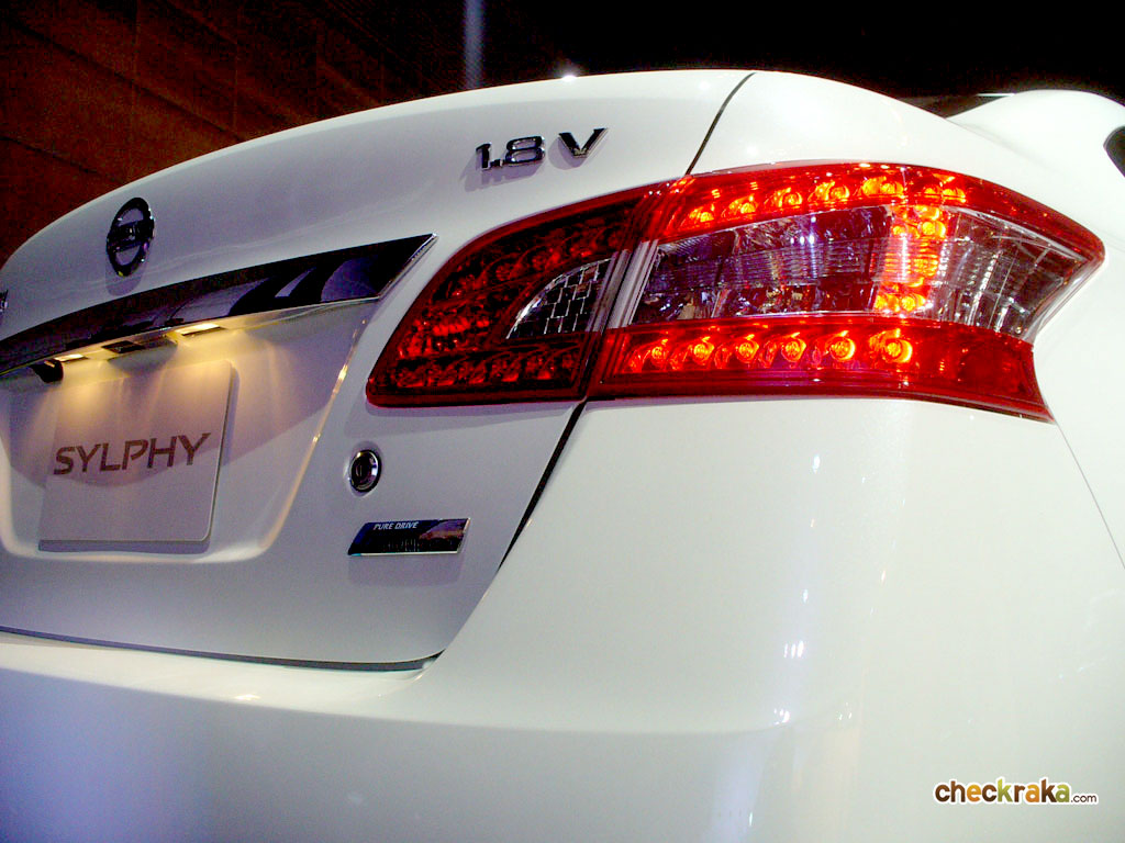 รูปภาพ นิสสัน Nissan Sylphy 1.8 V Navi CVT ปี 2012