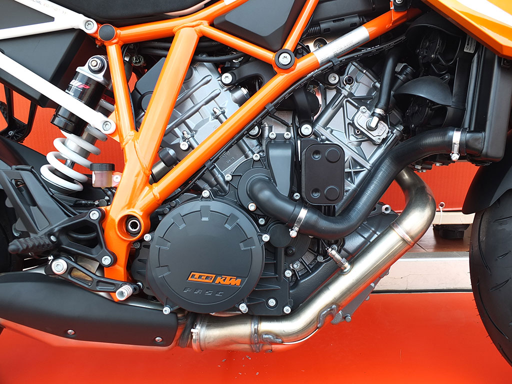 KTM 1290 Super Duke R Special Edition เคทีเอ็ม ปี 2016 : ภาพที่ 10