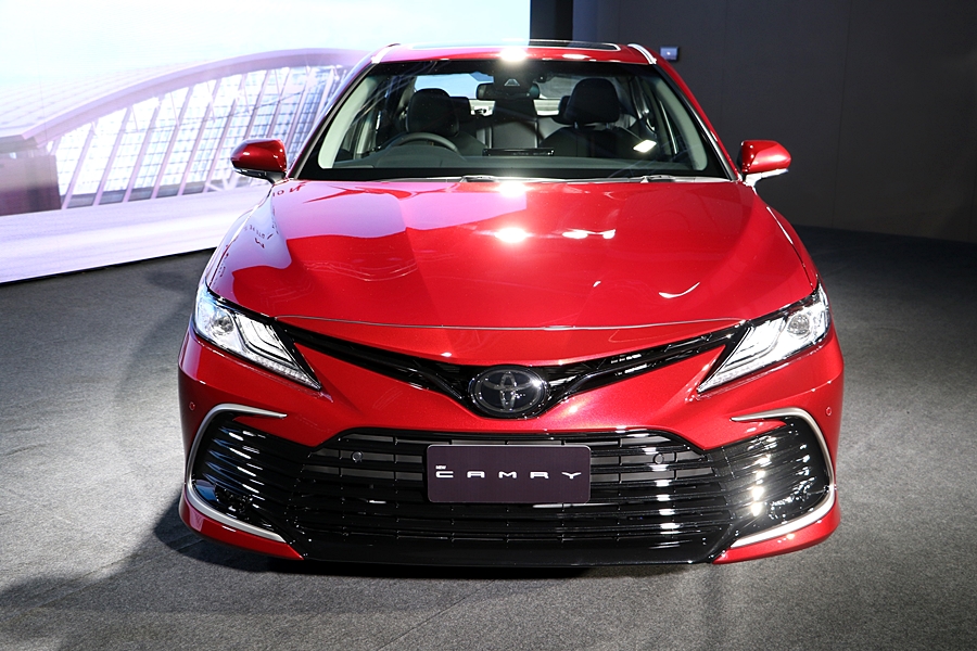 Toyota Camry 2.5 Premium โตโยต้า คัมรี่ ปี 2021 : ภาพที่ 2