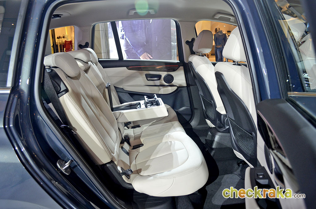 BMW Series 2 218i Gran Tourer Luxury บีเอ็มดับเบิลยู ซีรีส์ 2 ปี 2015 : ภาพที่ 16
