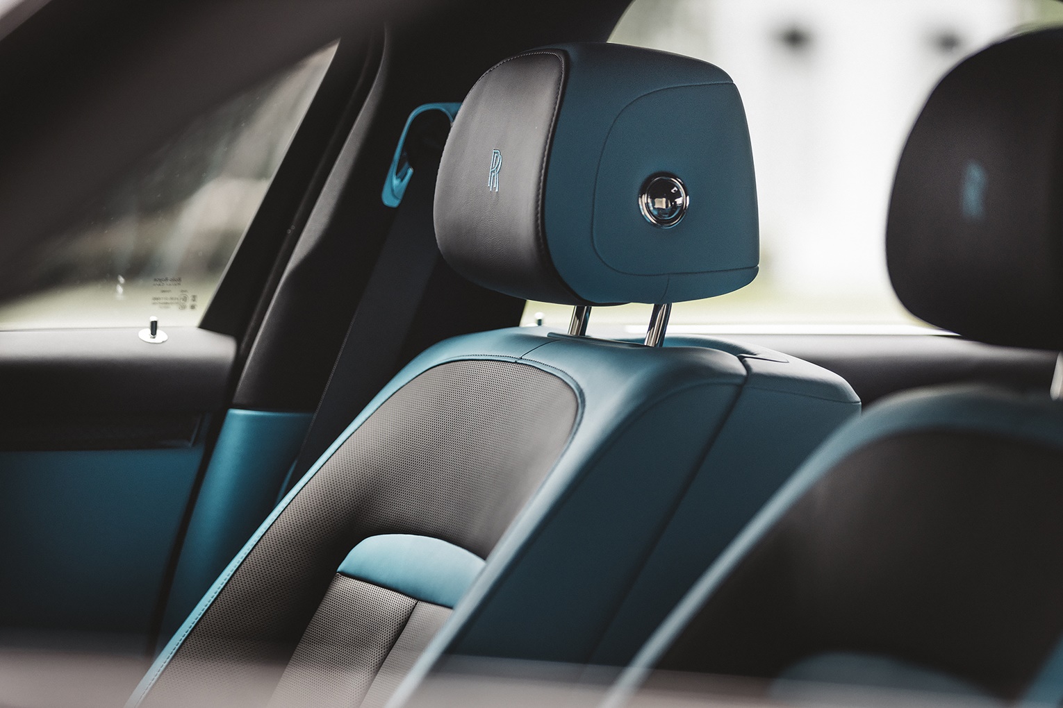 รูปภาพ โรลส์-รอยซ์ Rolls-Royce Ghost Black Badge ปี 2023