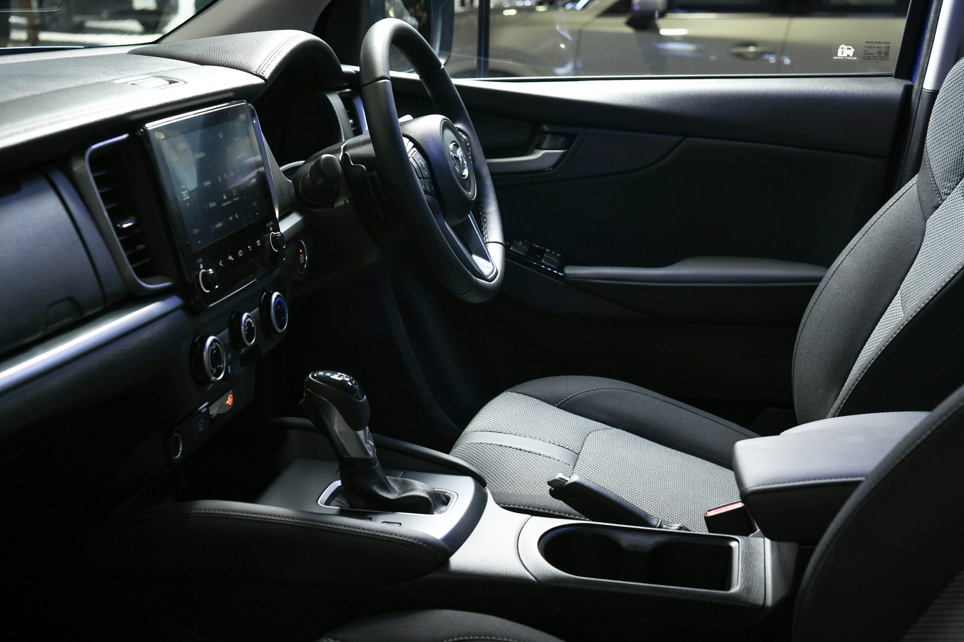 รูปภาพ มาสด้า Mazda BT-50 DBL 2.2 XT HI-RACER 8AT ปี 2024