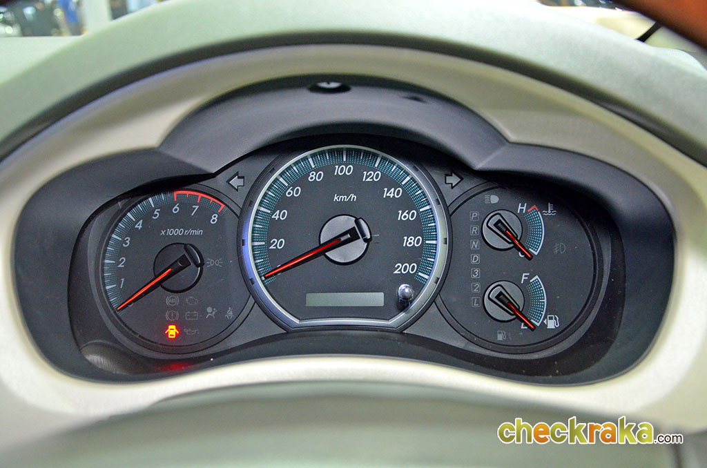 Toyota Innova 2.0 E M/T โตโยต้า อินโนว่า ปี 2012 : ภาพที่ 10