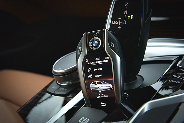 BMW Series 5 530i M Sport บีเอ็มดับเบิลยู ซีรีส์5 ปี 2017 : ภาพที่ 8