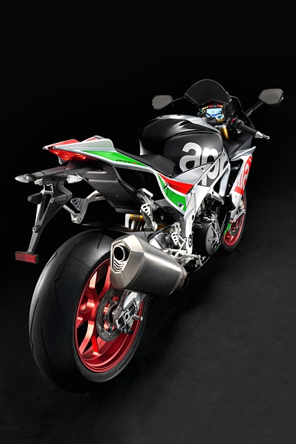 Aprilia RSV4 RF MY17 อาพริเลีย อาร์เอสวี4 ปี 2018 : ภาพที่ 4