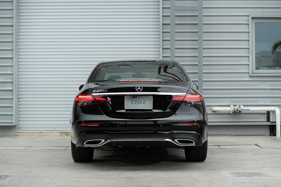 รูปภาพ เมอร์เซเดส-เบนซ์ Mercedes-benz E-Class 220 d AMG Sport ปี 2021