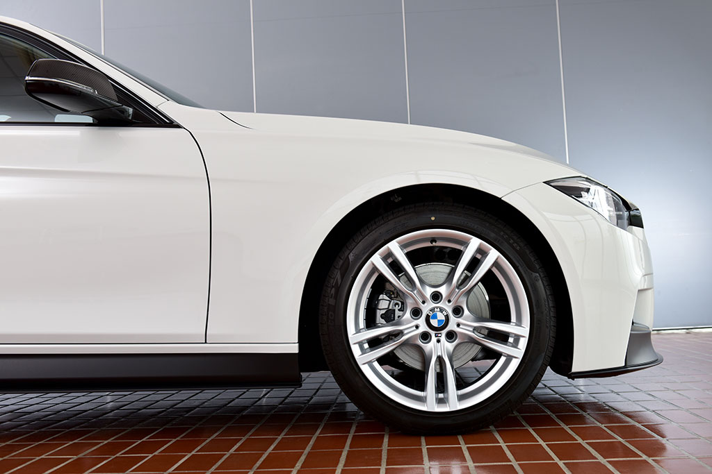 BMW Series 3 320d M Performance บีเอ็มดับเบิลยู ซีรีส์3 ปี 2017 : ภาพที่ 3