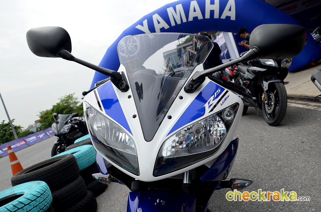 Yamaha YZF-R15 Standard ยามาฮ่า วายแซดเอฟ-อาร์15 ปี 2014 : ภาพที่ 12