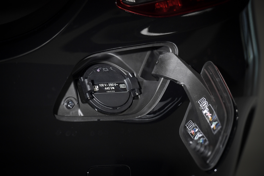 รูปภาพ เมอร์เซเดส-เบนซ์ Mercedes-benz C-Class C 300 e Avantgarde ปี 2020