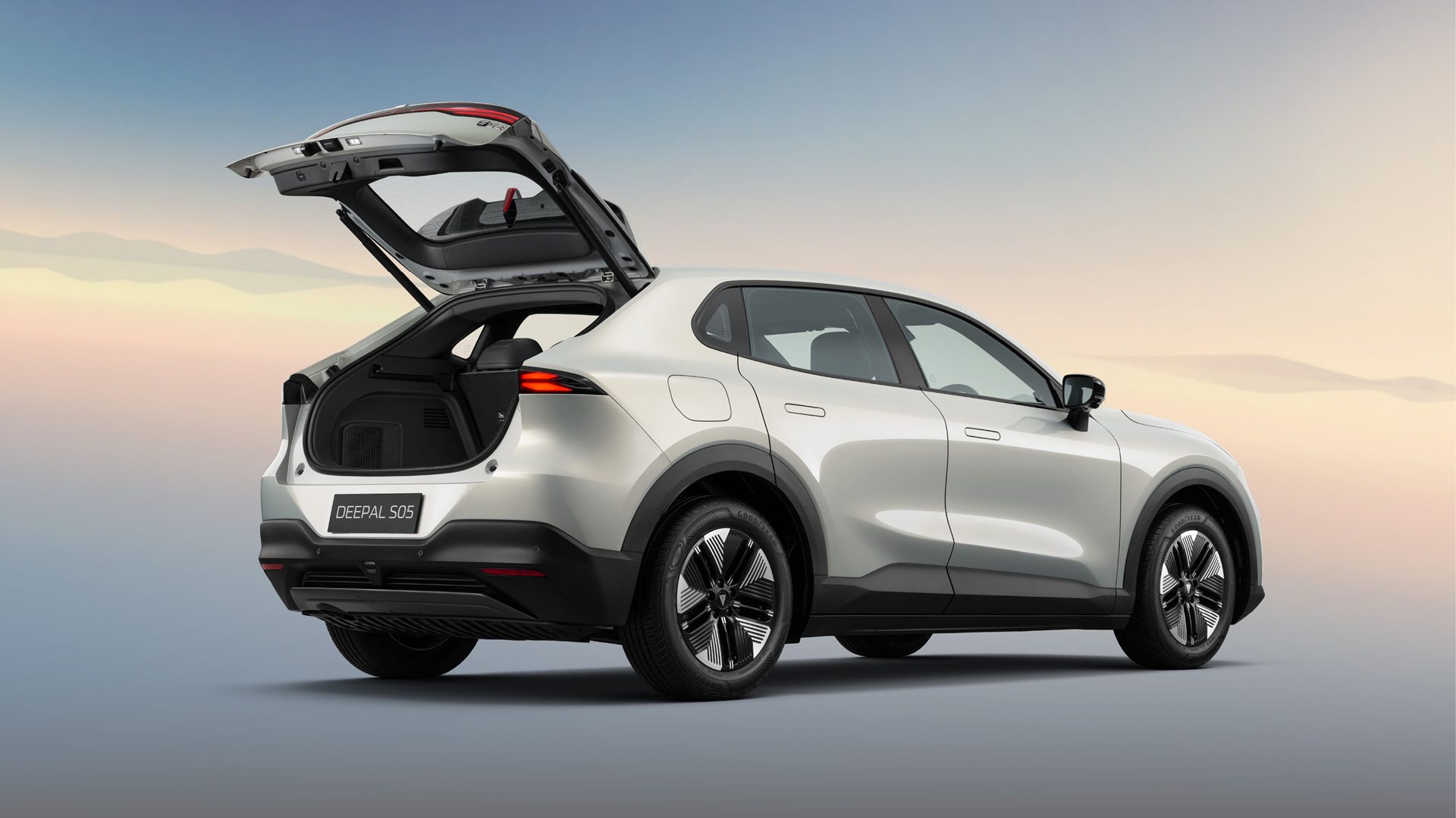 รูปภาพ ดีพอล Deepal SO5 Max Long Range ปี 2025