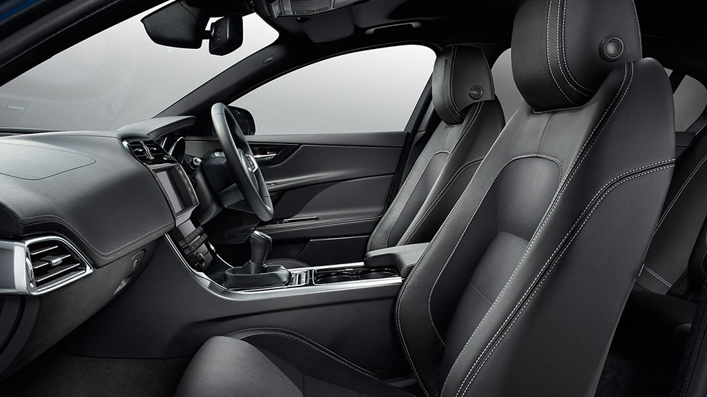 รูปภาพ จากัวร์ Jaguar XE 2.0 Portfolio ปี 2015