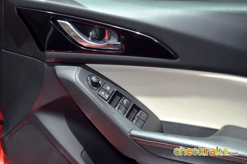 รูปภาพ มาสด้า Mazda 3 2.0 Sports Hatchback SP ปี 2014