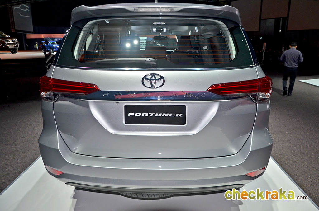 Toyota Fortuner 2.7V 2WD AT โตโยต้า ฟอร์จูนเนอร์ ปี 2015 : ภาพที่ 17