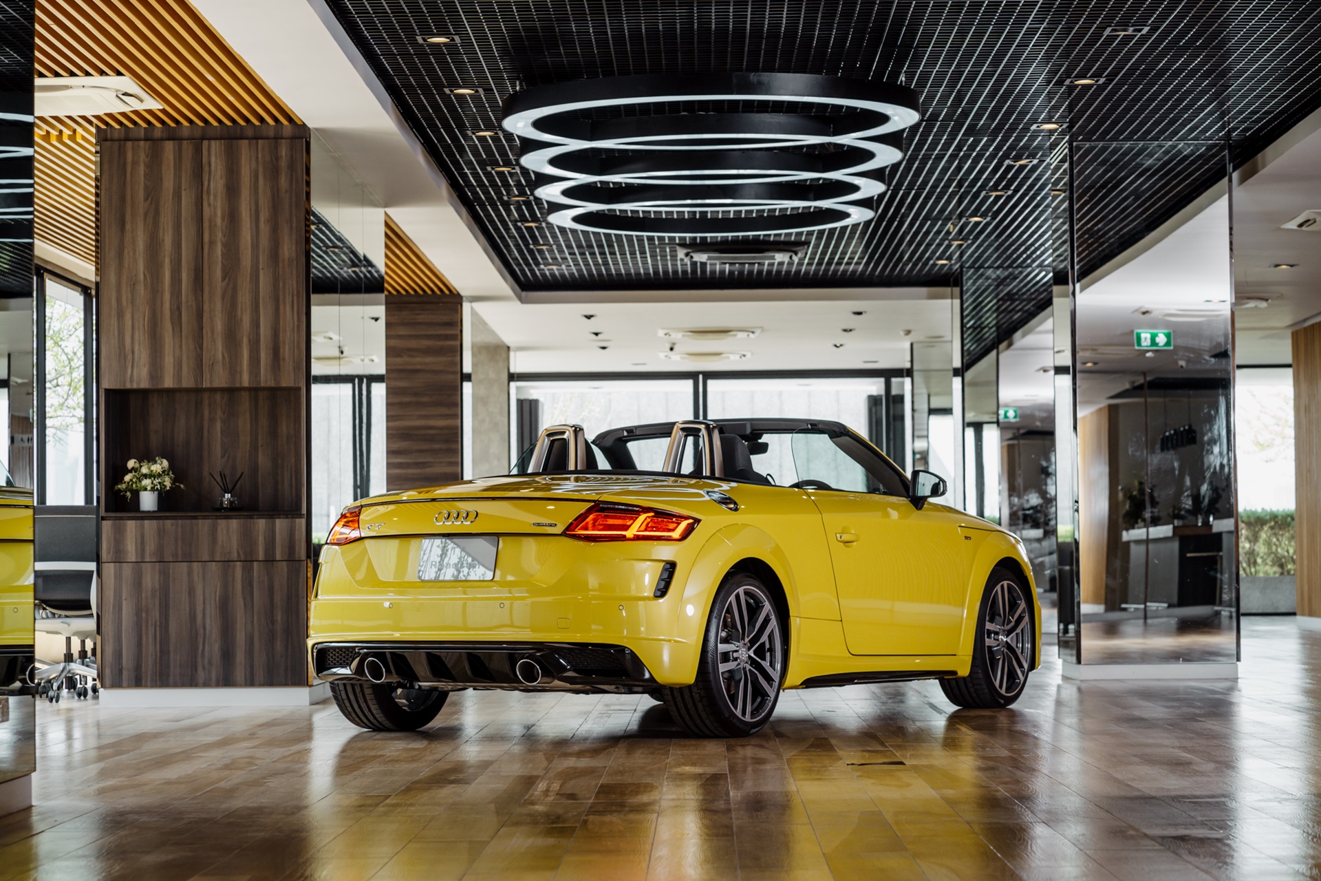 Audi TT Roadster Final Icon Black อาวดี้ ทีที ปี 2023 : ภาพที่ 2