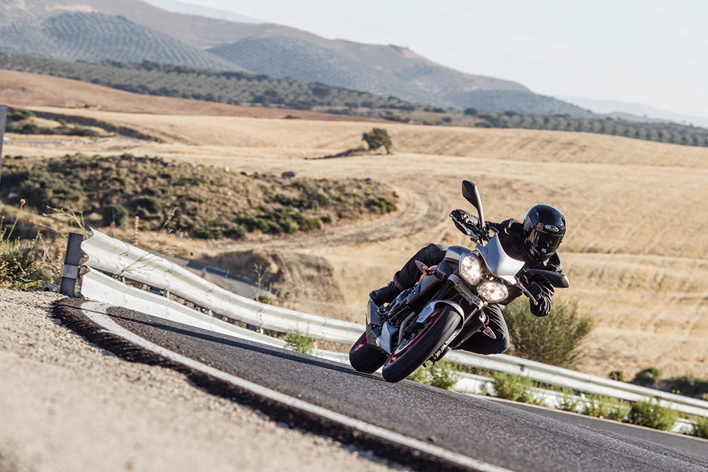 Triumph Street Triple RX ไทรอัมพ์ สตรีท ทริบเปิ้ล ปี 2016 : ภาพที่ 4