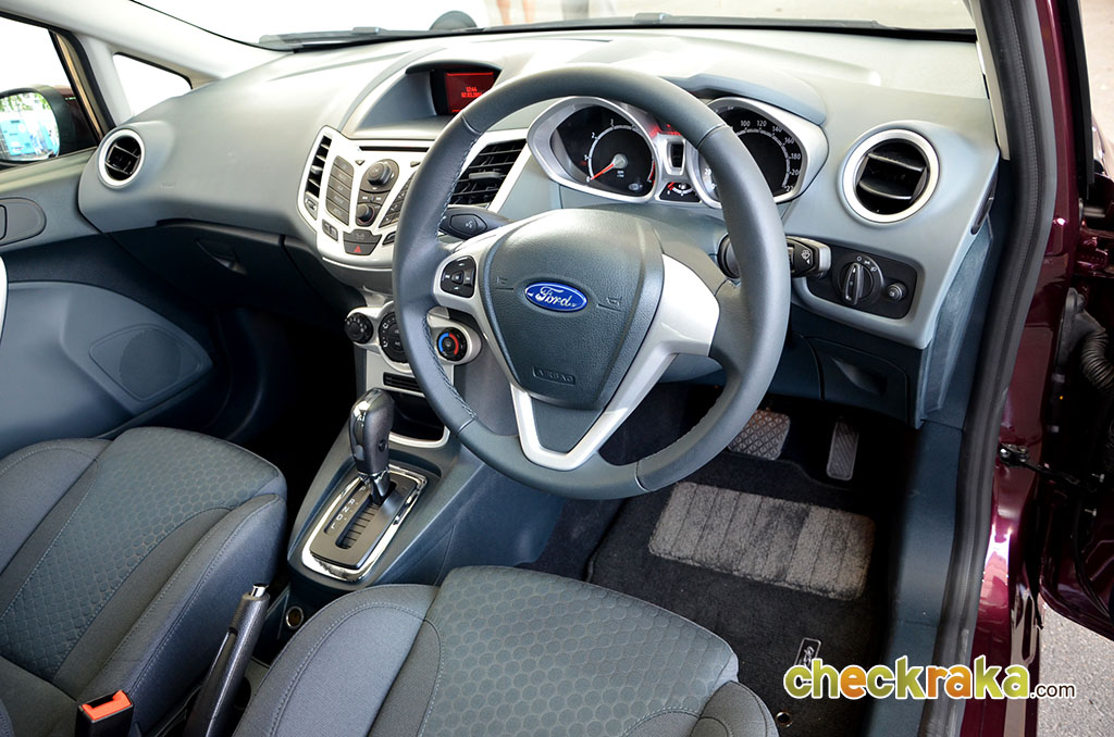 Ford Fiesta 5Dr 1.6 Sport Ultimate PowerShift ฟอร์ด เฟียสต้า ปี 2011 : ภาพที่ 12